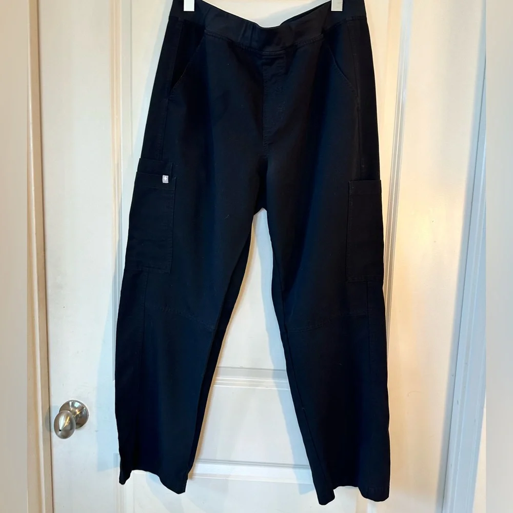FIGS Axim Cargo Black Medical Scrubs, Size 36